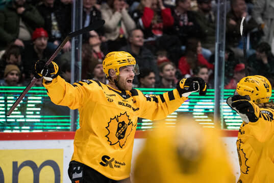 Skellefteås Oscar Lindberg jublar