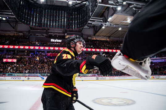 Brynäs Johannes Kinnvall jublar