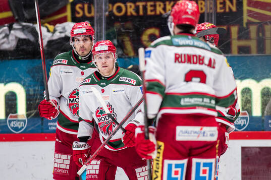 Modos Mikkel Aagaard jublar