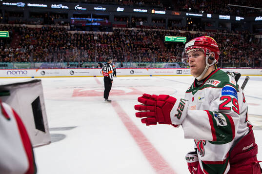 Modos Mikkel Aagaard jublar