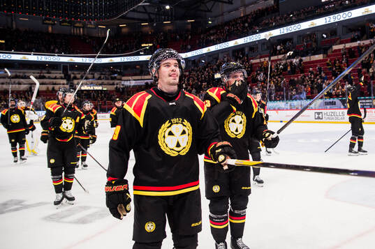 Brynäs Axel Andersson jublar