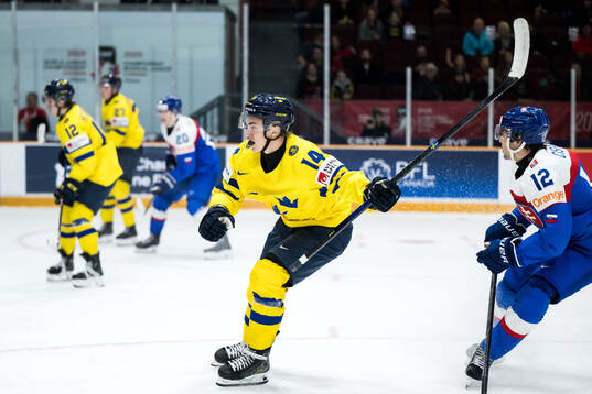 Linus Eriksson of Sweden celebrates
