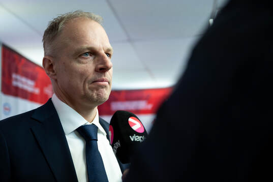 Head coach Magnus Hävelid of Sweden is interviewed