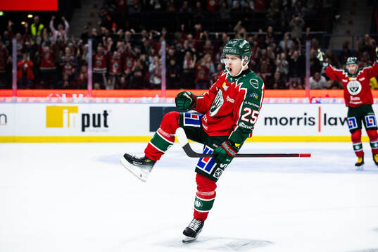 Frölundas Arttu Ruotsalainen jublar