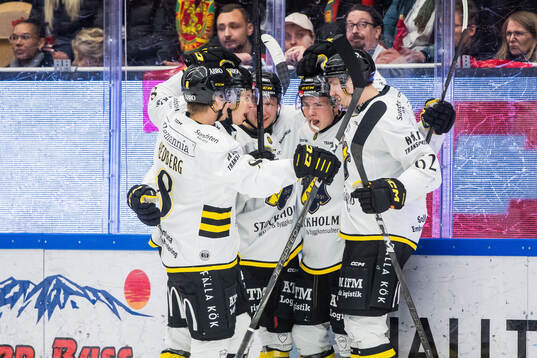 AIKs Theo Hårdstam jublar