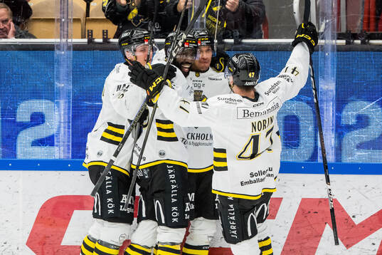 AIKs Daniel Muzito Bagenda jublar