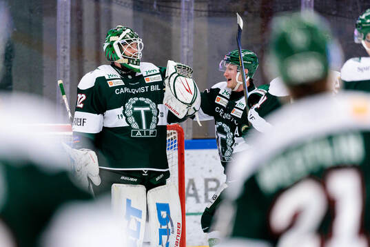 Tingsryds målvakt Pontus Eltonius och Kevin Ekman Larsson