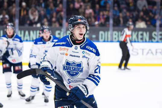 Karlskogas Christoffer Jansson jublar