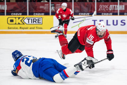 Bläddra bland fler bilder av 2025 IIHF World Junior Championship, day 2, Switzerland - Slovakia