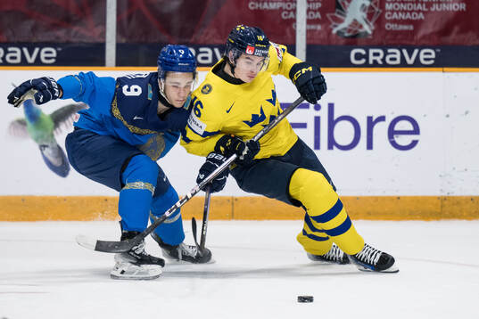 Danial Shakshakbeyev of Kazakhstan and Felix Unger Sörum