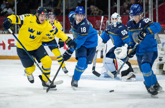 Anton Wahlberg of Sweden and Gleb Reshetko of Kazakhstan
