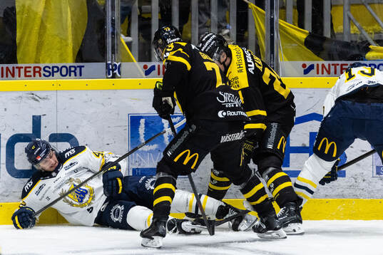 Södertäljes Ludvig Hedström mot Västerås Anton Gradin