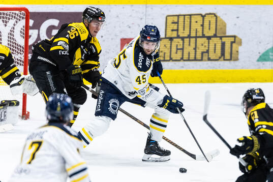 Västerås Olle Norberg och Södertäljes Sebastian Dyk