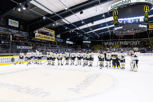 Södertäljes spelare jublar