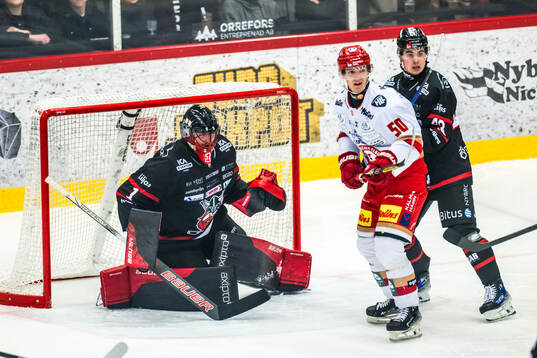 Nybros målvakt Tex Williamsson och Kalmars Veikko