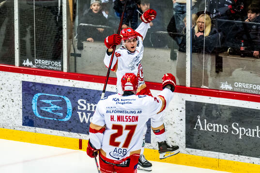 Kalmars John Dahlström jublar