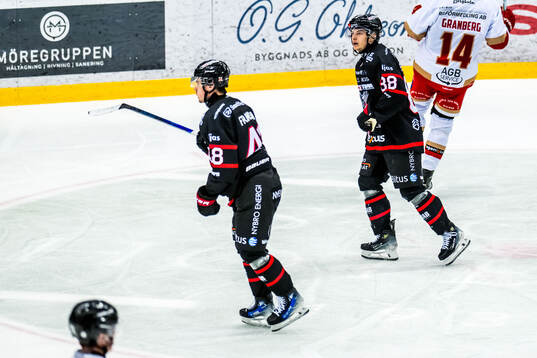 Nybros Albin Udd och Maksim Semjonov deppar