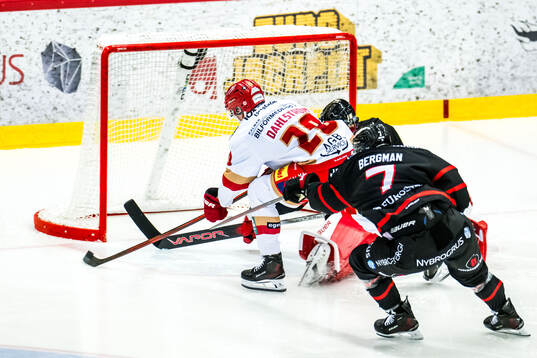 Kalmars John Dahlström gör 1-4