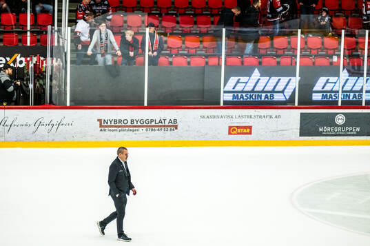 Nybros tränare Tommy Samuelsson deppar