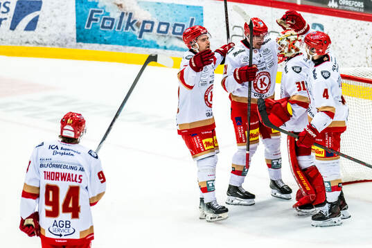 Kalmars spelare jublar