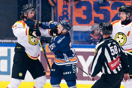 Irriterat mellan Brynäs Charles-Édouard D'astous och
