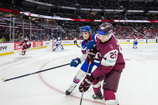 Danny Nelson of USA and Krists Retenais of Latvia