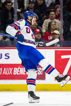 Zeev Buuim of USA celebrates