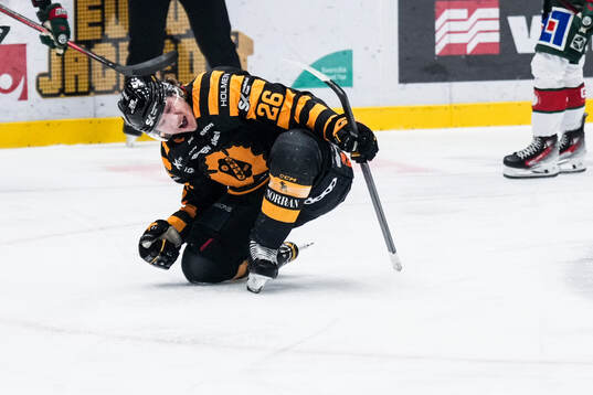 Skellefteås Anton Heikkinen jublar