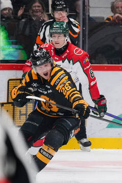 Skellefteås Anton Heikkinen jublar