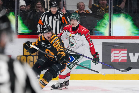 Skellefteås Anton Heikkinen jublar