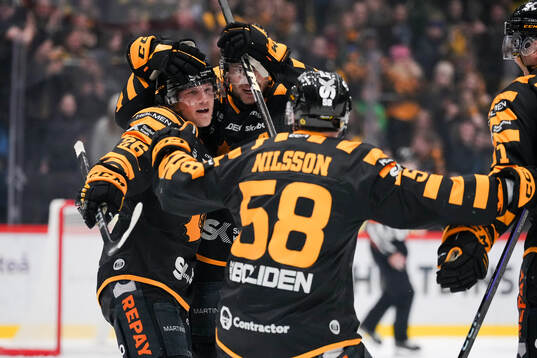 Skellefteås Anton Heikkinen jublar