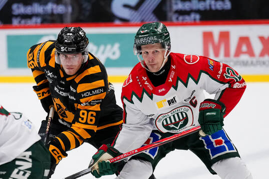 Skellefteås Rickard Hugg och Frölundas Max Friberg