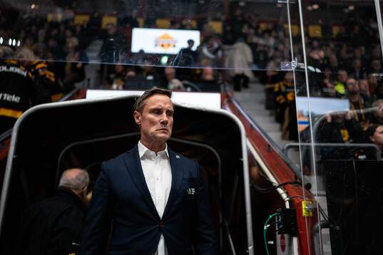 Frölundas tränare Roger Rönnberg deppar