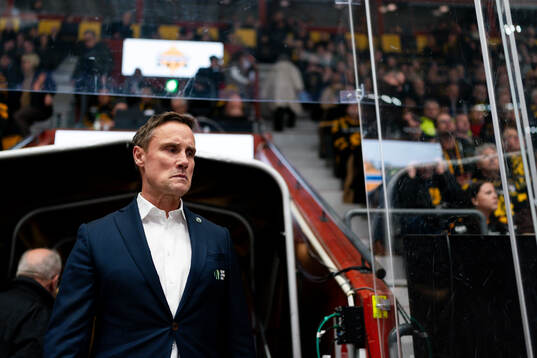Frölundas tränare Roger Rönnberg deppar
