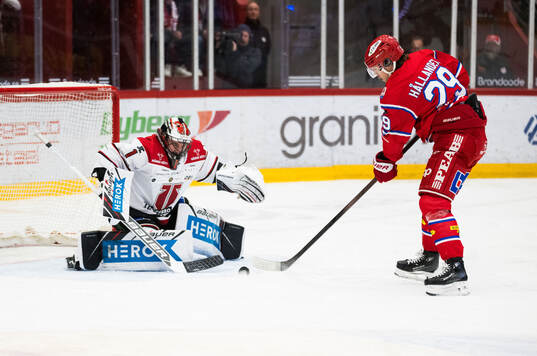 Örebros målvakt Jhonas Enroth och Timrås Filip Hållander