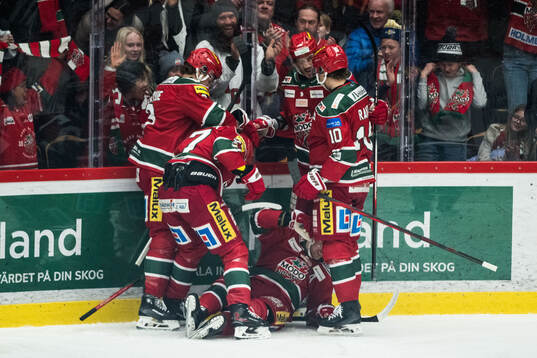 Modos Mikkel Aagaard jublar
