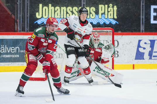 Malmö Redhawks Thomas Berg Paulsen och Modos målvakt Olle
