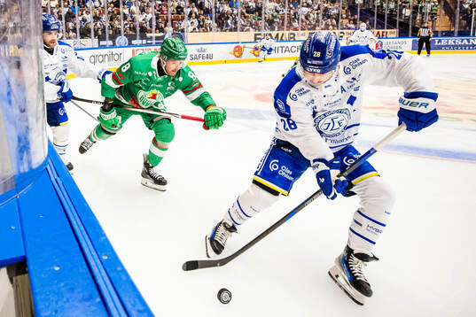 Rögles Linus Sandin och Leksands Justin Glenn Kloos