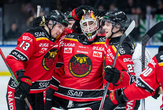 Luleås målvakt Matteus Ward jublar med Eetu Koivistoinen