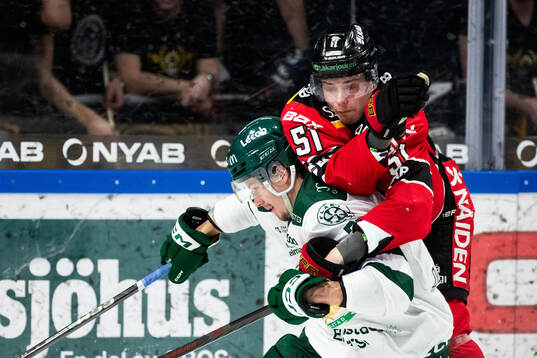 Färjestads Adam Ollas Mattsson och Luleås Markus Nurmi