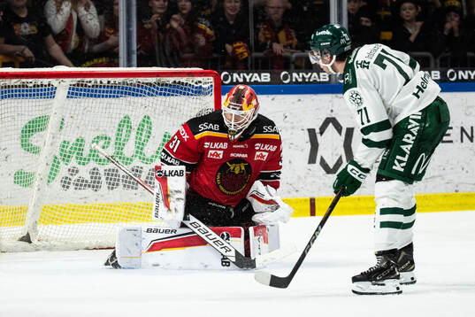 Luleås målvakt Matteus Ward och Färjestads Viktor Lodin