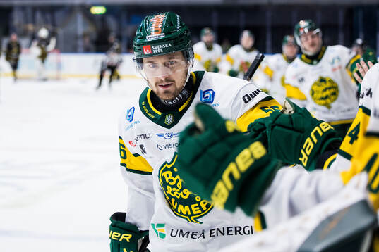 Björklövens Fredrik Forsberg jublar