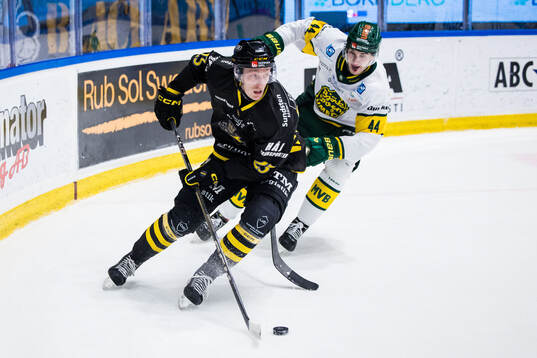 AIKs Oliver Tärnström och Björklövens Martin Fransson