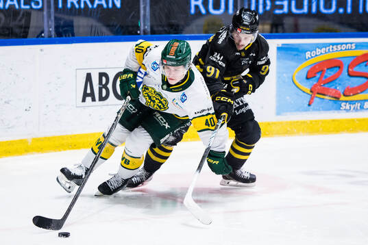 Björklövens Alfons Freij och AIKs Gerry Fitzgerald