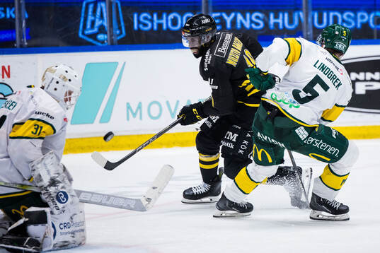 AIKs Daniel Muzito Bagenda mot Björklövens målvakt