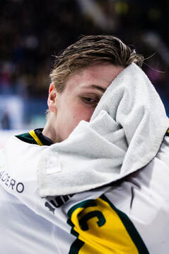 Björklövens målvakt Melwin Asp Cassåsen deppar