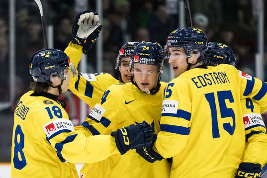 Tom Willander of Sweden celebrates with Victor Eklund,
