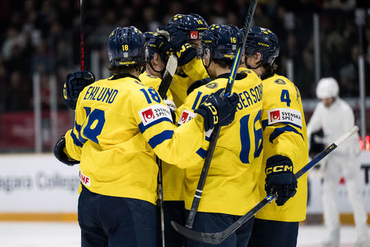 Tom Willander of Sweden celebrates with Victor Eklund,