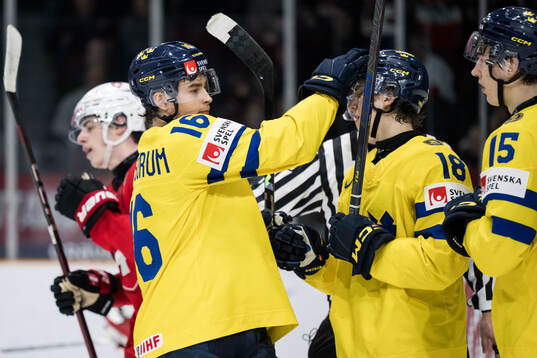 Victor Eklund of Sweden celebrates with Felix Unger Sörum