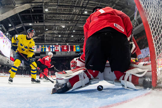David Edstrom of Sweden sees Axel Sandin-Pellikka (not